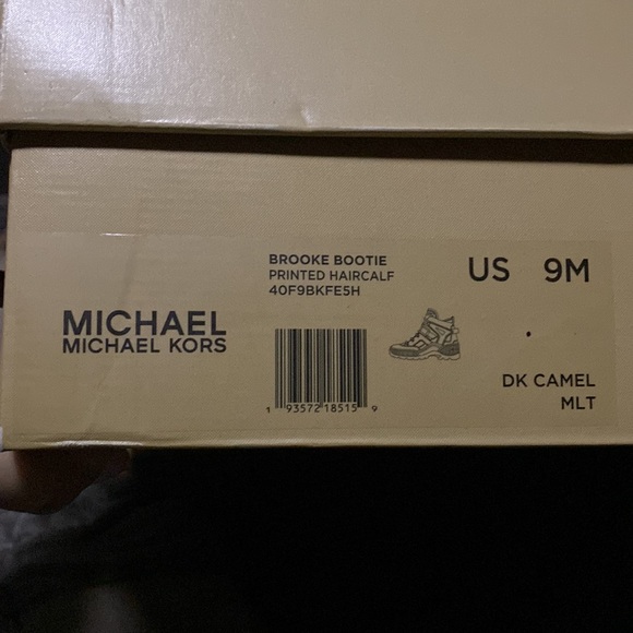 NIB Michael Kors Brooke Bootie - Picture 13 of 13